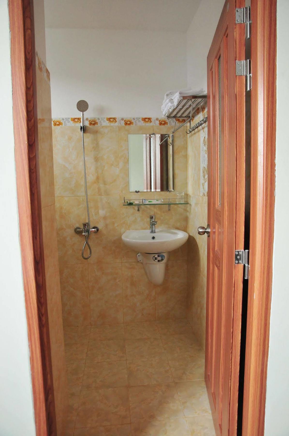 דואונג דונג Tung Huong Hotel מראה חיצוני תמונה